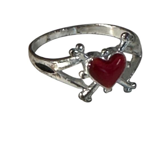 Sterling Silver .925 Vintage Ring With Red Heart Stone Size 6.5 Stamped - Picture 1 of 2